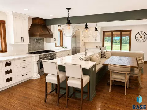Kitchen - 48190 265th St, Brandon, SD 57005 photo 2 of 6