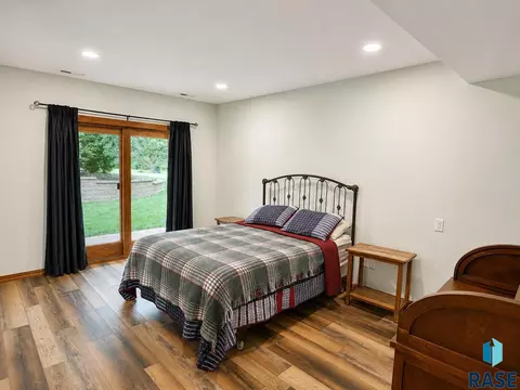 Bedroom - 48190 265th St, Brandon, SD 57005 photo 5 of 9