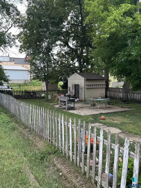 231 Lovely Ave, Baltic, SD 57003 photo 4