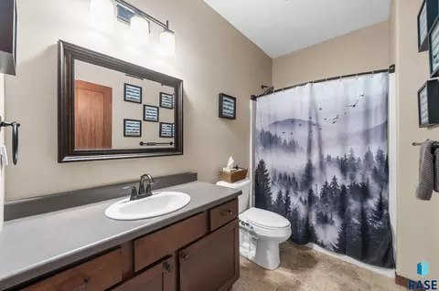 Bath - 1006 Tanner Ct, Tea, SD 57064 photo 1 of 3