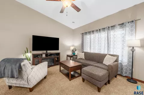 Living - 1006 Tanner Ct, Tea, SD 57064 photo 2 of 2