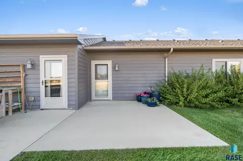 Exterior - 1006 Tanner Ct, Tea, SD 57064 photo 4 of 5
