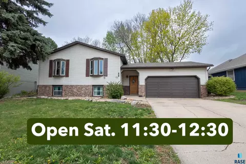 5004 W 49th St, Sioux Falls, SD 57106