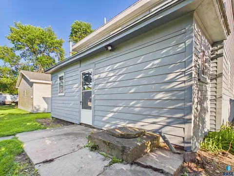 Exterior - 116 W Smith St, Oldham, SD 57051 photo 8 of 9