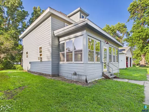 Exterior - 116 W Smith St, Oldham, SD 57051 photo 5 of 9