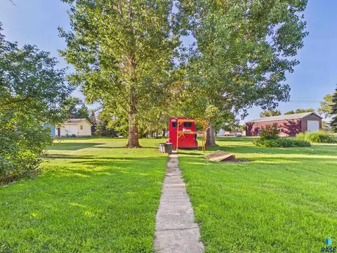 Exterior - 116 W Smith St, Oldham, SD 57051 photo 9 of 9
