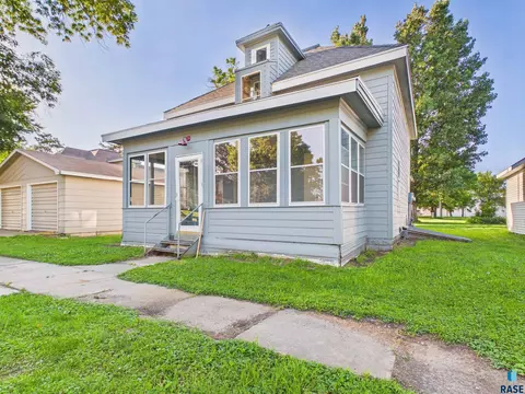Exterior - 116 W Smith St, Oldham, SD 57051 photo 4 of 9