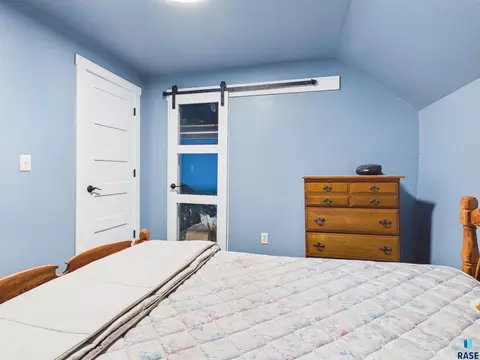 Bedroom - 116 W Smith St, Oldham, SD 57051 photo 8 of 9