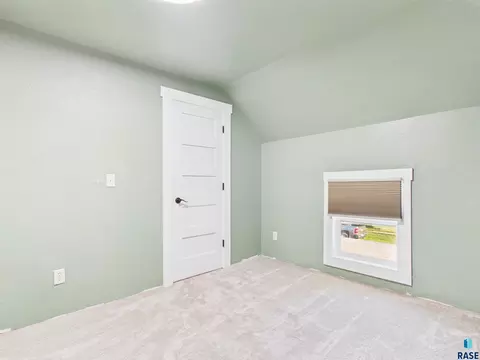 Bedroom - 116 W Smith St, Oldham, SD 57051 photo 4 of 9