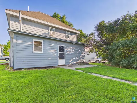 Exterior - 116 W Smith St, Oldham, SD 57051 photo 6 of 9