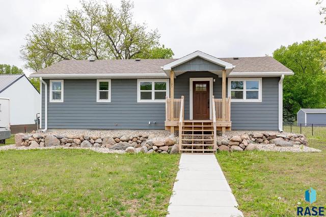 105 W Kluckholm St, Montrose, SD 57048