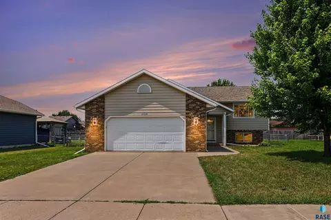 Exterior - 1125 N Main Ave, Tea, SD 57064 photo 3 of 3