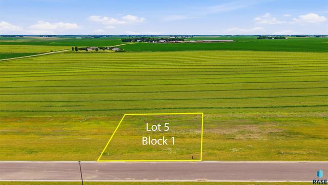 1501 Castle St, Larchwood, IA 51241