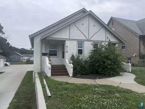 616 S 6165618 S Western Ave S, Sioux Falls, SD 57104