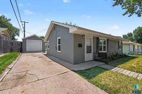 Other - 2305 E 11th St, Sioux Falls, SD 57103 photo 4 of 5