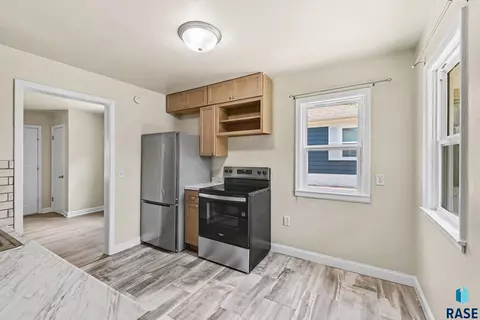 Kitchen - 2305 E 11th St, Sioux Falls, SD 57103 photo 3 of 3