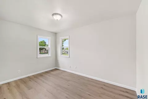 Bedroom - 2305 E 11th St, Sioux Falls, SD 57103 photo 3 of 3