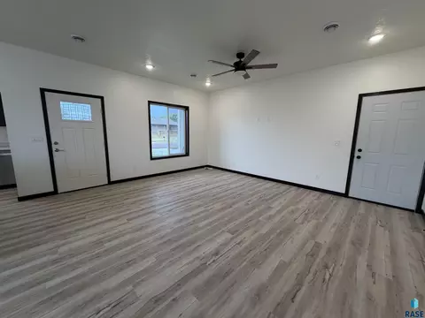 Living - 629 Foxtail Dr, Parker, SD 57053 photo 1 of 2