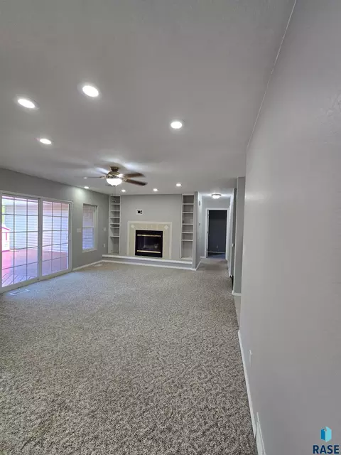 Living - 46336 287th St, Centerville, SD 57014 photo 2 of 2