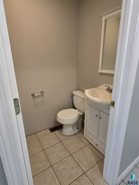 Bath - 46336 287th St, Centerville, SD 57014 photo 3 of 3