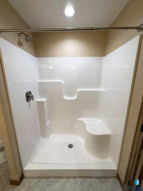 Bath - 5113 E 67th St, Sioux Falls, SD 57108 photo 4 of 5