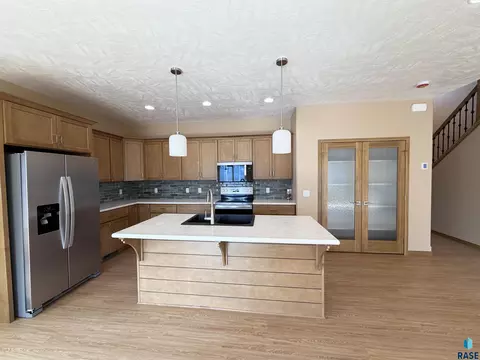 Kitchen - 5113 E 67th St, Sioux Falls, SD 57108 photo 1 of 2