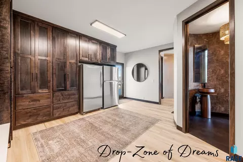 Entry Way - S Ridgestone Dr, Sioux Falls, SD 57108 photo 1 of 3