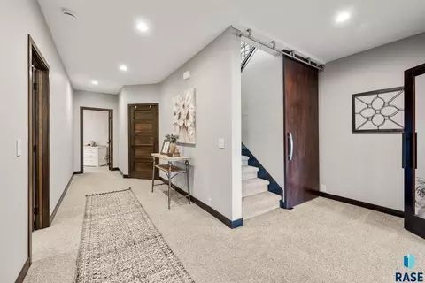 Entry Way - S Ridgestone Dr, Sioux Falls, SD 57108 photo 3 of 3