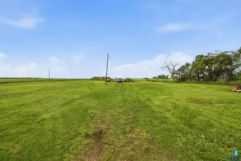 39390 227th St, Woonsocket, SD 57385 photo 34