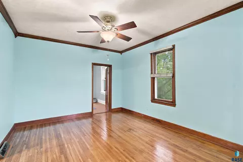 39390 227th St, Woonsocket, SD 57385 photo 5