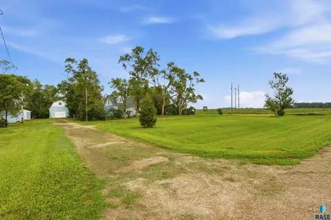 39390 227th St, Woonsocket, SD 57385 photo 36