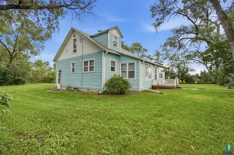 39390 227th St, Woonsocket, SD 57385 photo 3