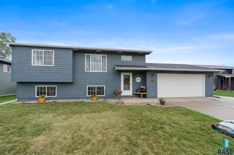 201 N Chris St, Worthing, SD 57077 photo 2