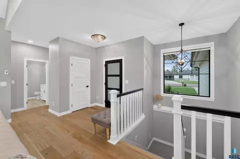 Entry Way - E 77th St, Sioux Falls, SD 57108 photo 1 of 1