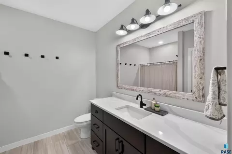 Bath - E 77th St, Sioux Falls, SD 57108 photo 4 of 4