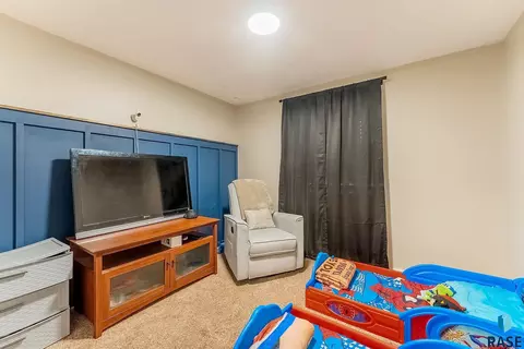 3917 E Claudette Dr, Sioux Falls, SD 57103 photo 12