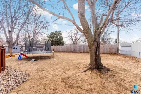 3917 E Claudette Dr, Sioux Falls, SD 57103 photo 22