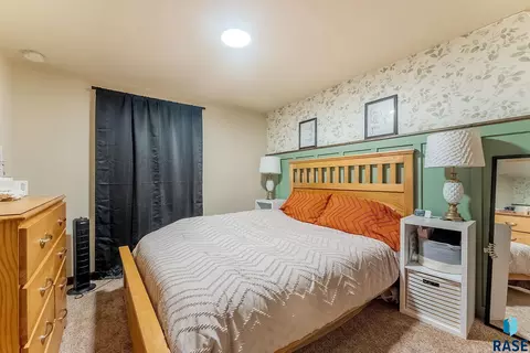 3917 E Claudette Dr, Sioux Falls, SD 57103 photo 8