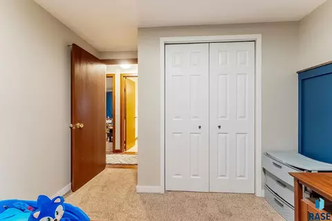 3917 E Claudette Dr, Sioux Falls, SD 57103 photo 13