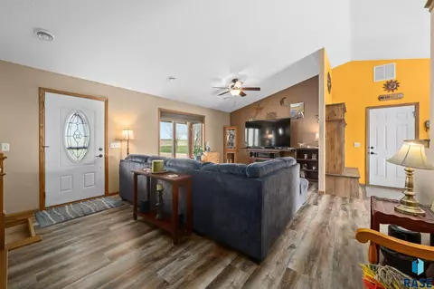 45139 Hawk Dr, Montrose, SD 57048 photo 17