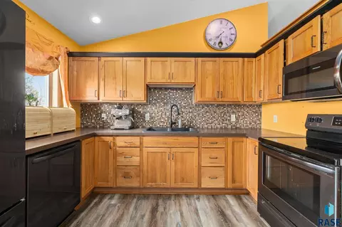 45139 Hawk Dr, Montrose, SD 57048 photo 22