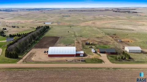 45139 Hawk Dr, Montrose, SD 57048 photo 1