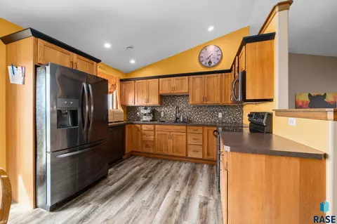 45139 Hawk Dr, Montrose, SD 57048 photo 21