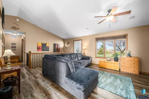 45139 Hawk Dr, Montrose, SD 57048 photo 19