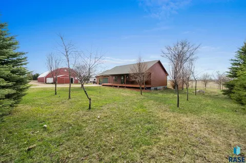 45139 Hawk Dr, Montrose, SD 57048 photo 6