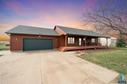45139 Hawk Dr, Montrose, SD 57048 photo 4