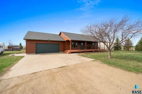 45139 Hawk Dr, Montrose, SD 57048 photo 15