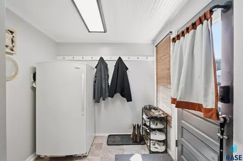 718 E 4th St, Dell Rapids, SD 57022 photo 14
