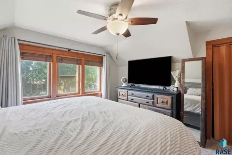 718 E 4th St, Dell Rapids, SD 57022 photo 18