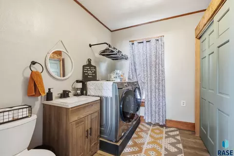 718 E 4th St, Dell Rapids, SD 57022 photo 10